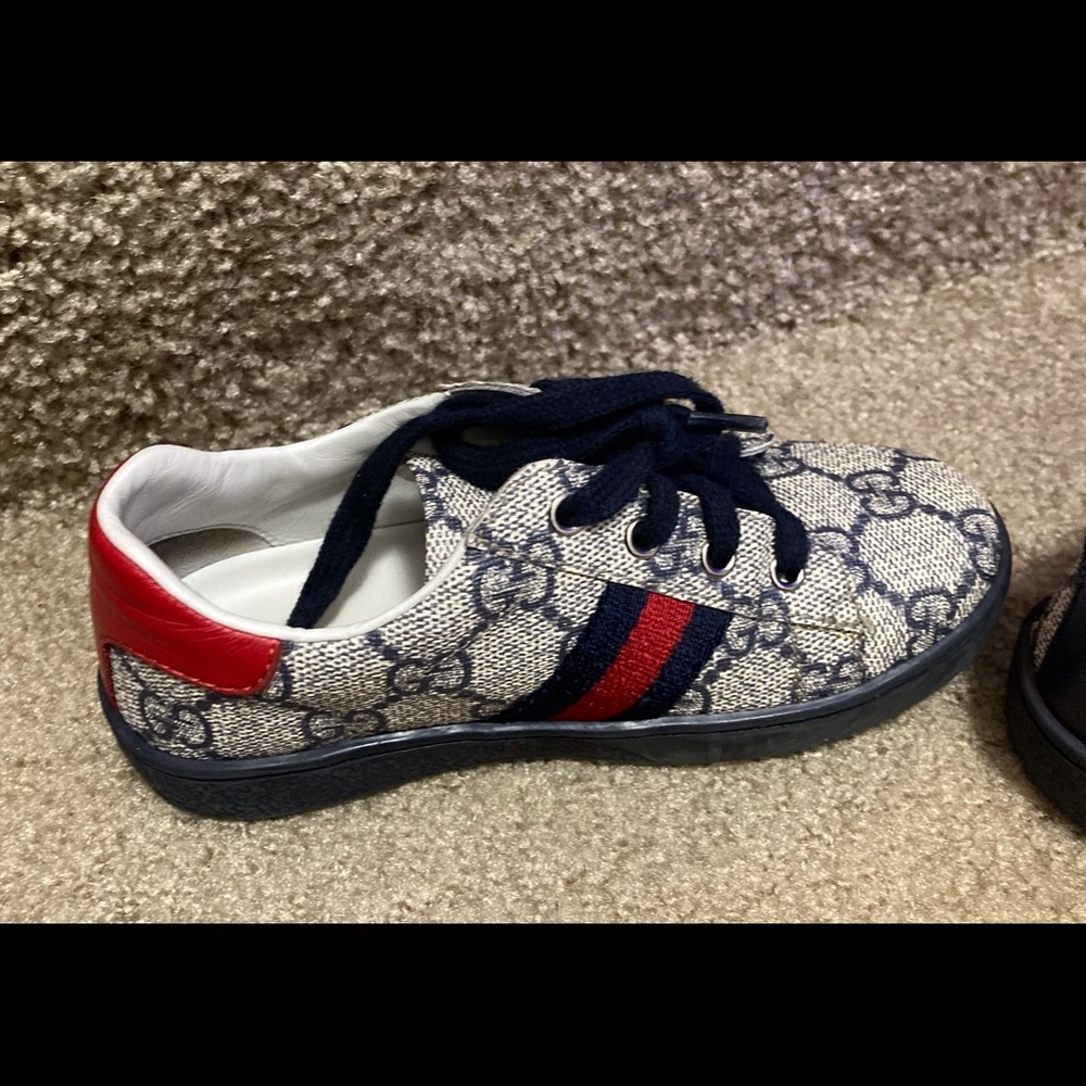 Childrens Gucci shoes size 7c